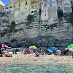 M&c Tropea